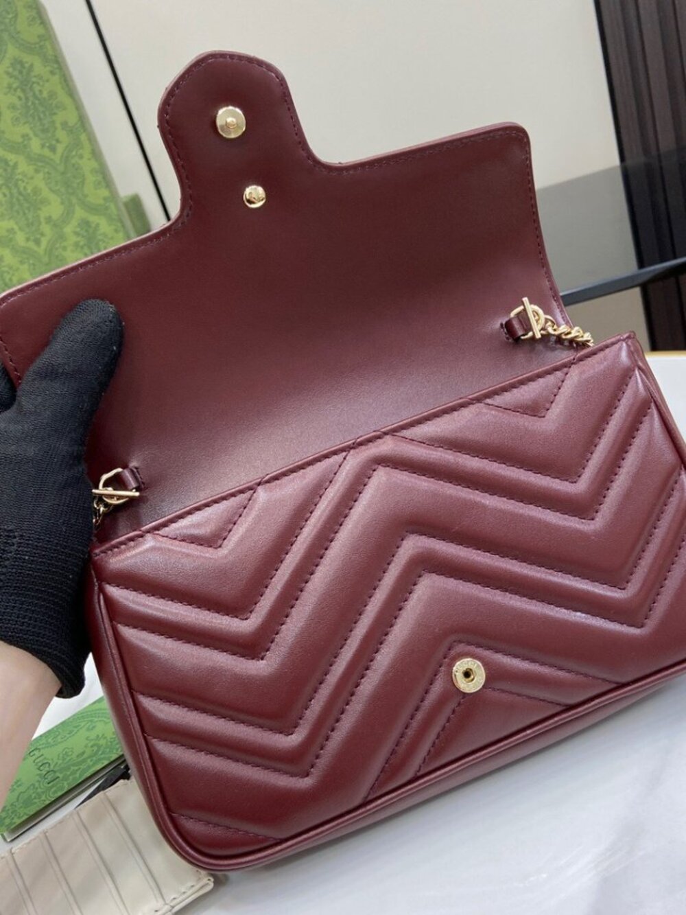 Gucci Red Bag - Picture 7 of 9